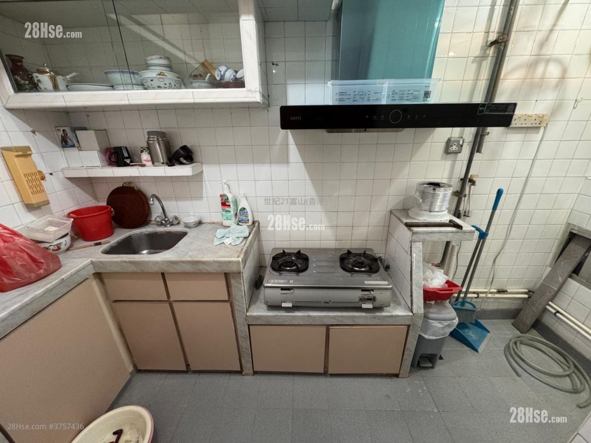 凤德邨 售盘 2 房 , 1 浴室 443 平方尺