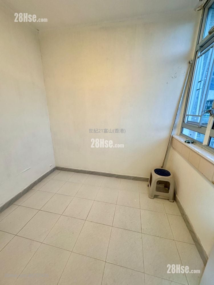 凤德邨 售盘 2 房 , 1 浴室 443 平方尺