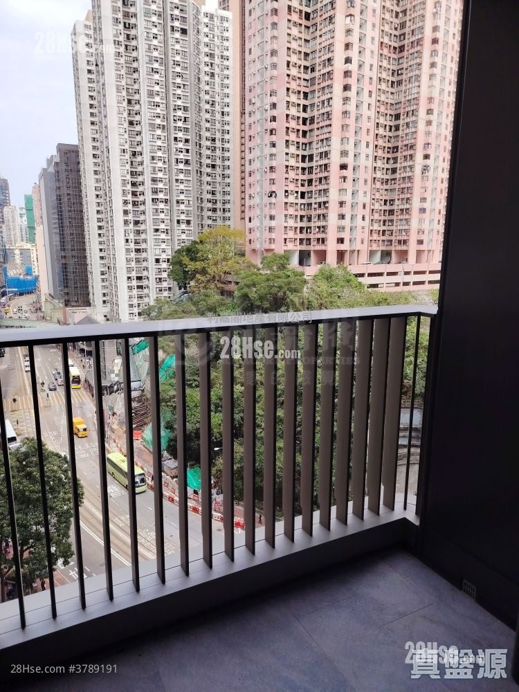 101 Kings Road 售盘 1 房 , 1 浴室 244 平方尺