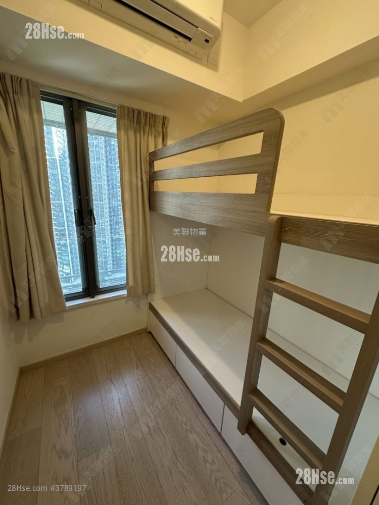 Sea To Sky Sell 2 Bedrooms , 1 Bathroom 468 ft²