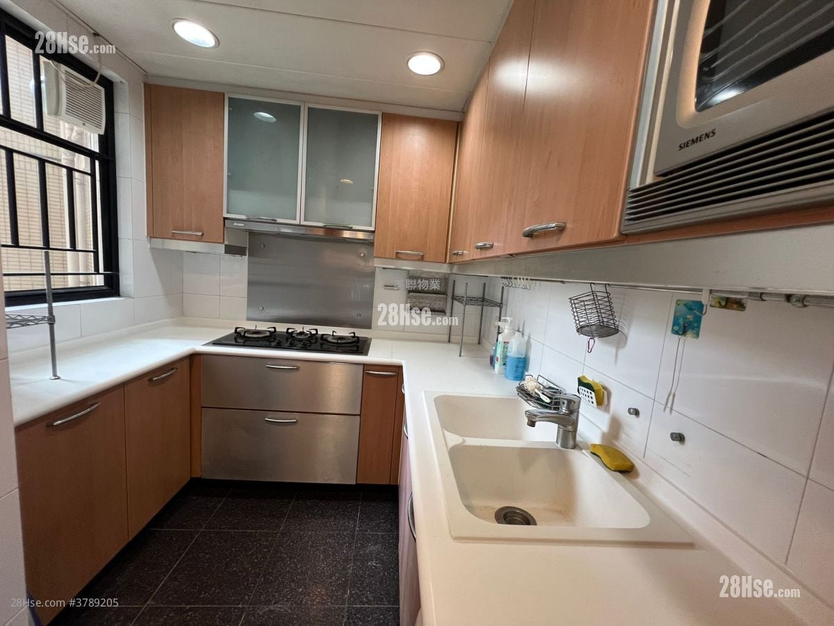 Park Island Sell 3 Bedrooms , 3 Bathrooms 834 ft²