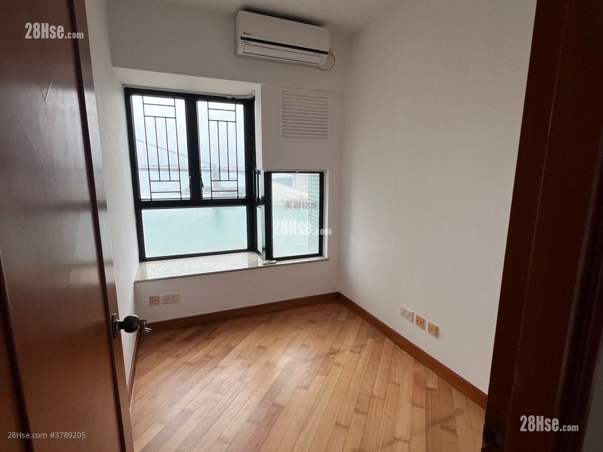 Park Island Sell 3 Bedrooms , 3 Bathrooms 834 ft²