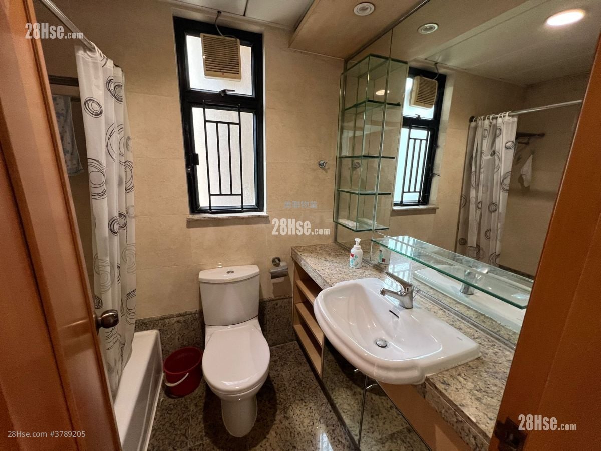 Park Island Sell 3 Bedrooms , 3 Bathrooms 834 ft²