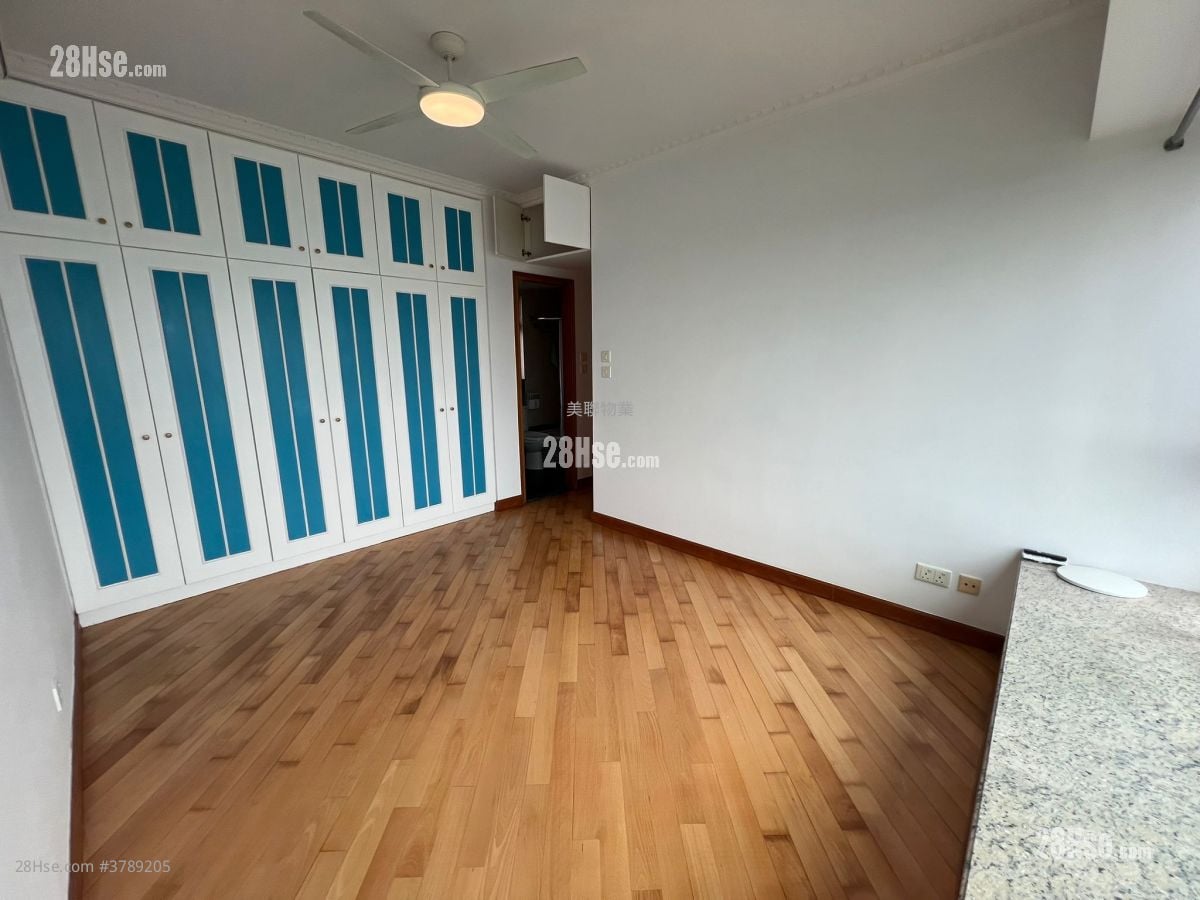 Park Island Sell 3 Bedrooms , 3 Bathrooms 834 ft²