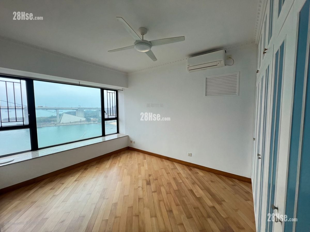 Park Island Sell 3 Bedrooms , 3 Bathrooms 834 ft²