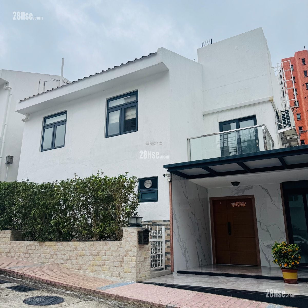 Monte Carlo Villas Sell 5+ Bedrooms , 4 Bathrooms 2,044 ft²