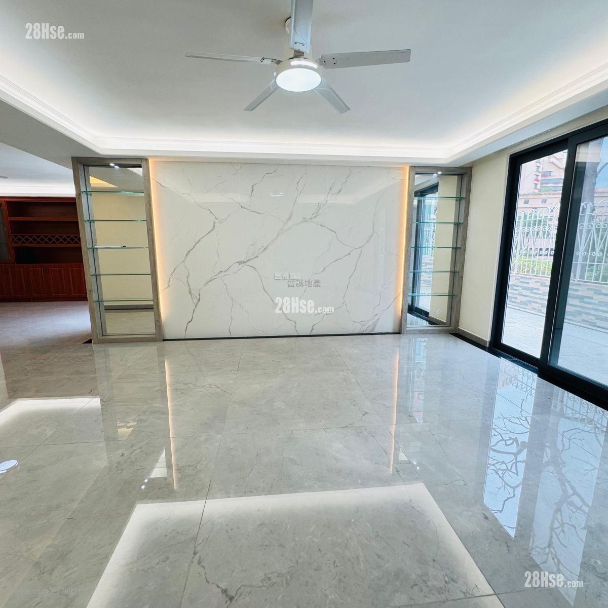 Monte Carlo Villas Sell 5+ Bedrooms , 4 Bathrooms 2,044 ft²