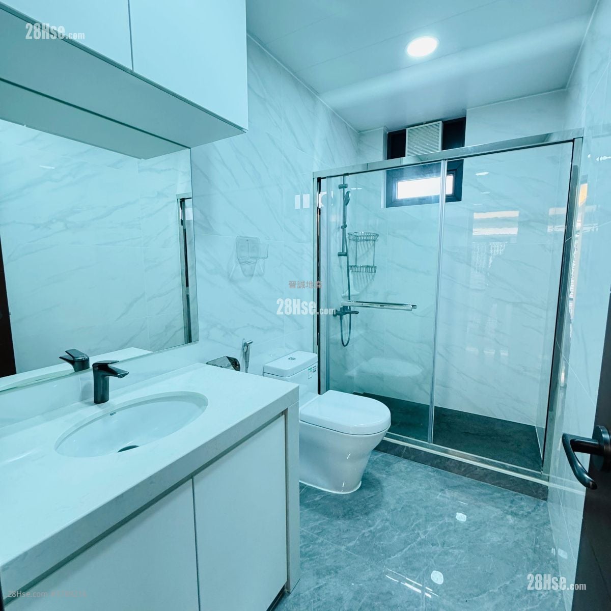 Monte Carlo Villas Sell 5+ Bedrooms , 4 Bathrooms 2,044 ft²