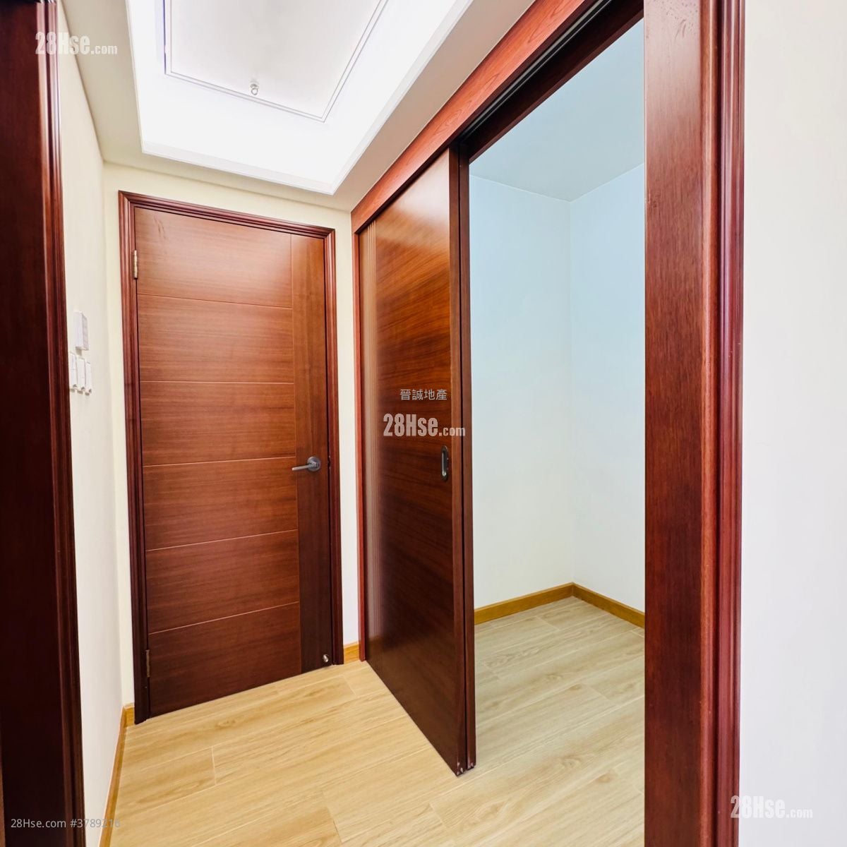 Monte Carlo Villas Sell 5+ Bedrooms , 4 Bathrooms 2,044 ft²