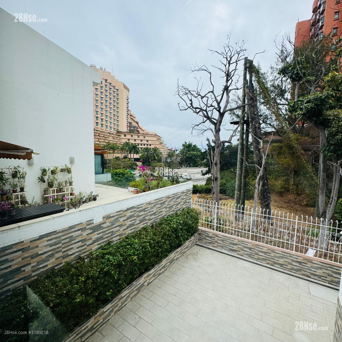 Monte Carlo Villas Sell 5+ Bedrooms , 4 Bathrooms 2,044 ft²