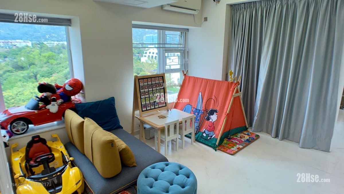 The Hillgrove Sell 861 ft²