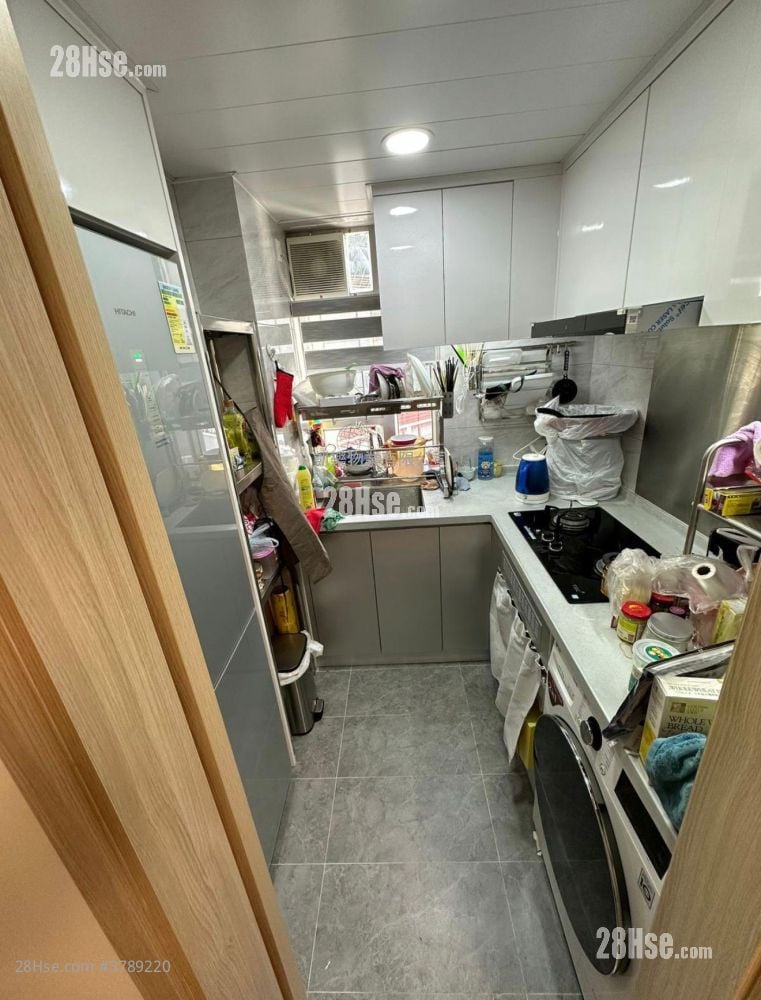 Hoi Tak Court Sell 2 Bedrooms , 1 Bathroom 488 ft²