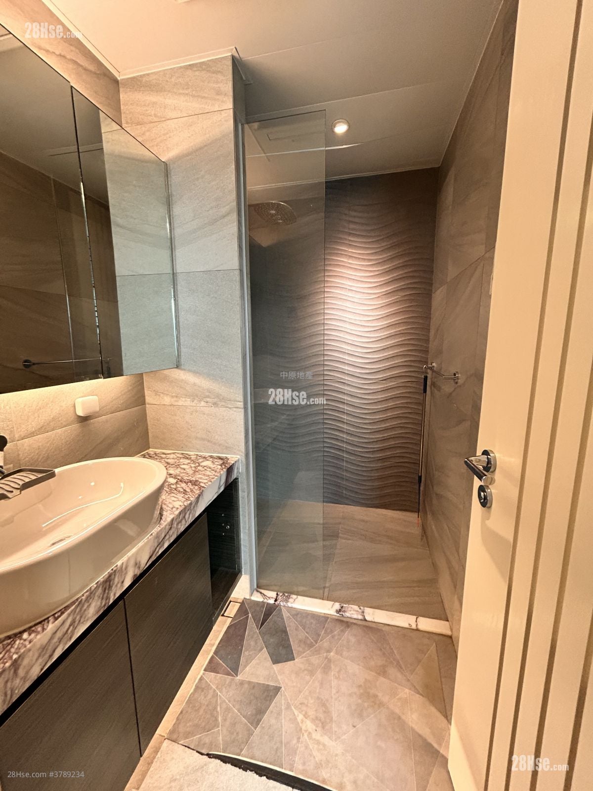 Celestial Heights Sell 3 Bedrooms , 2 Bathrooms 1,746 ft²