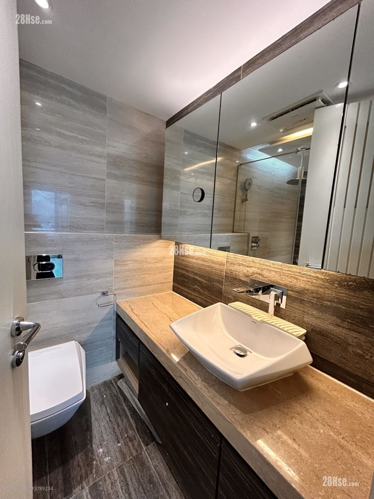 Celestial Heights Sell 3 Bedrooms , 2 Bathrooms 1,746 ft²