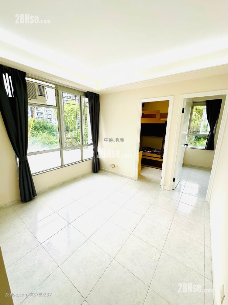 Hong Kong Garden Rental 358 ft²