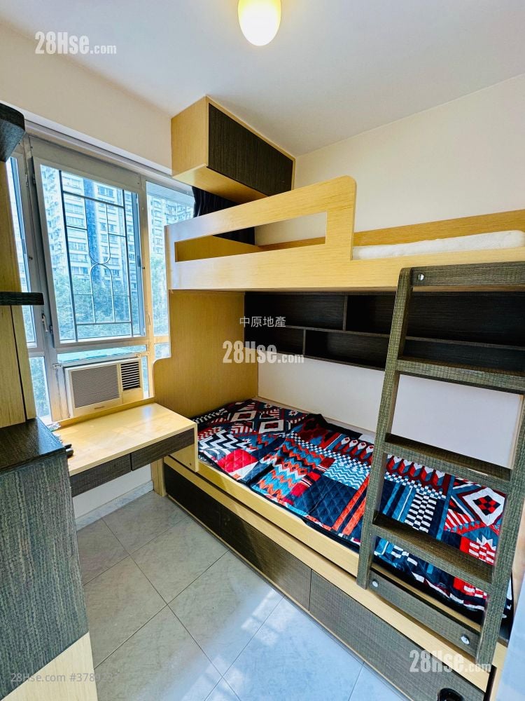 Hong Kong Garden Rental 358 ft²