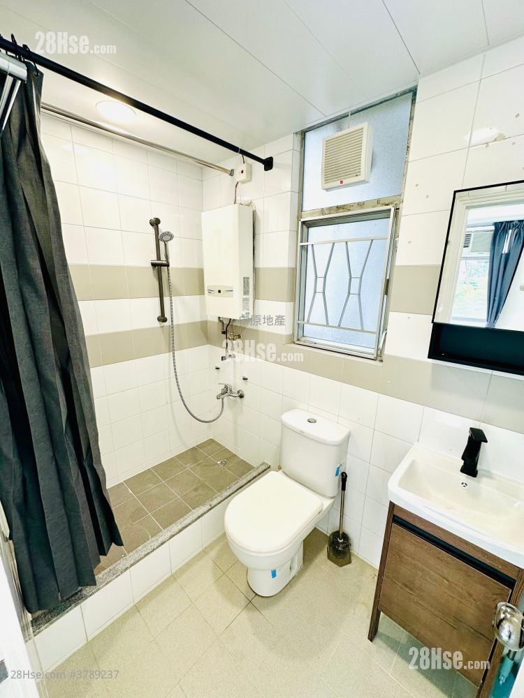 Hong Kong Garden Rental 358 ft²