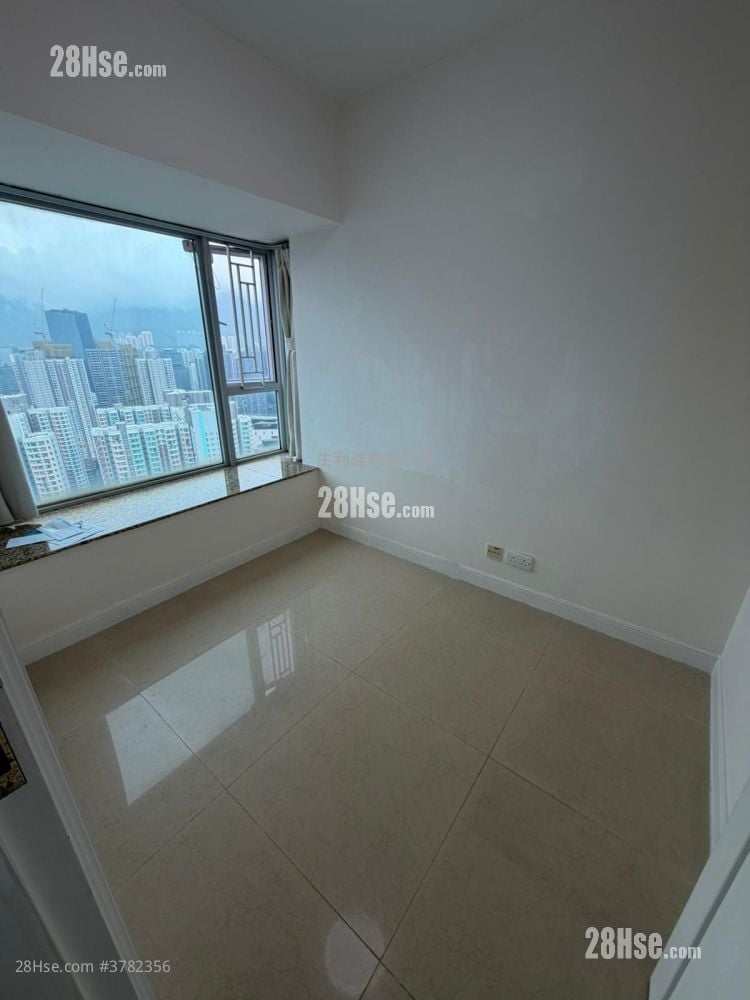 Sky Tower Rental 2 Bedrooms , 1 Bathroom 479 ft²