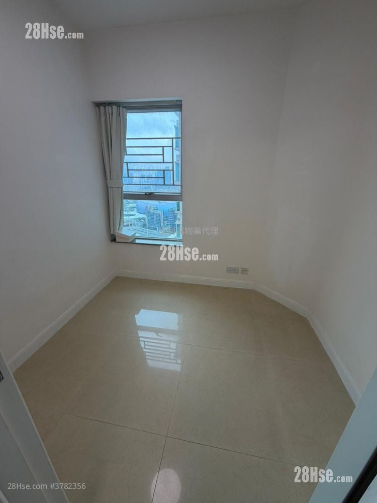 Sky Tower Rental 2 Bedrooms , 1 Bathroom 479 ft²