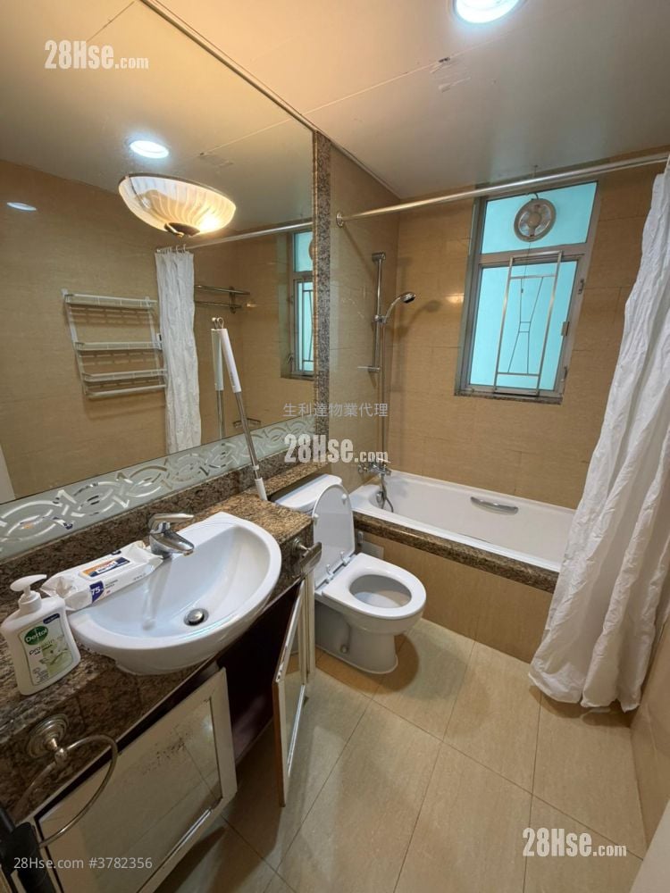 Sky Tower Rental 2 Bedrooms , 1 Bathroom 479 ft²