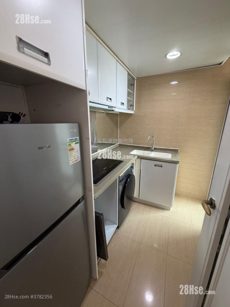 Sky Tower Rental 2 Bedrooms , 1 Bathroom 479 ft²