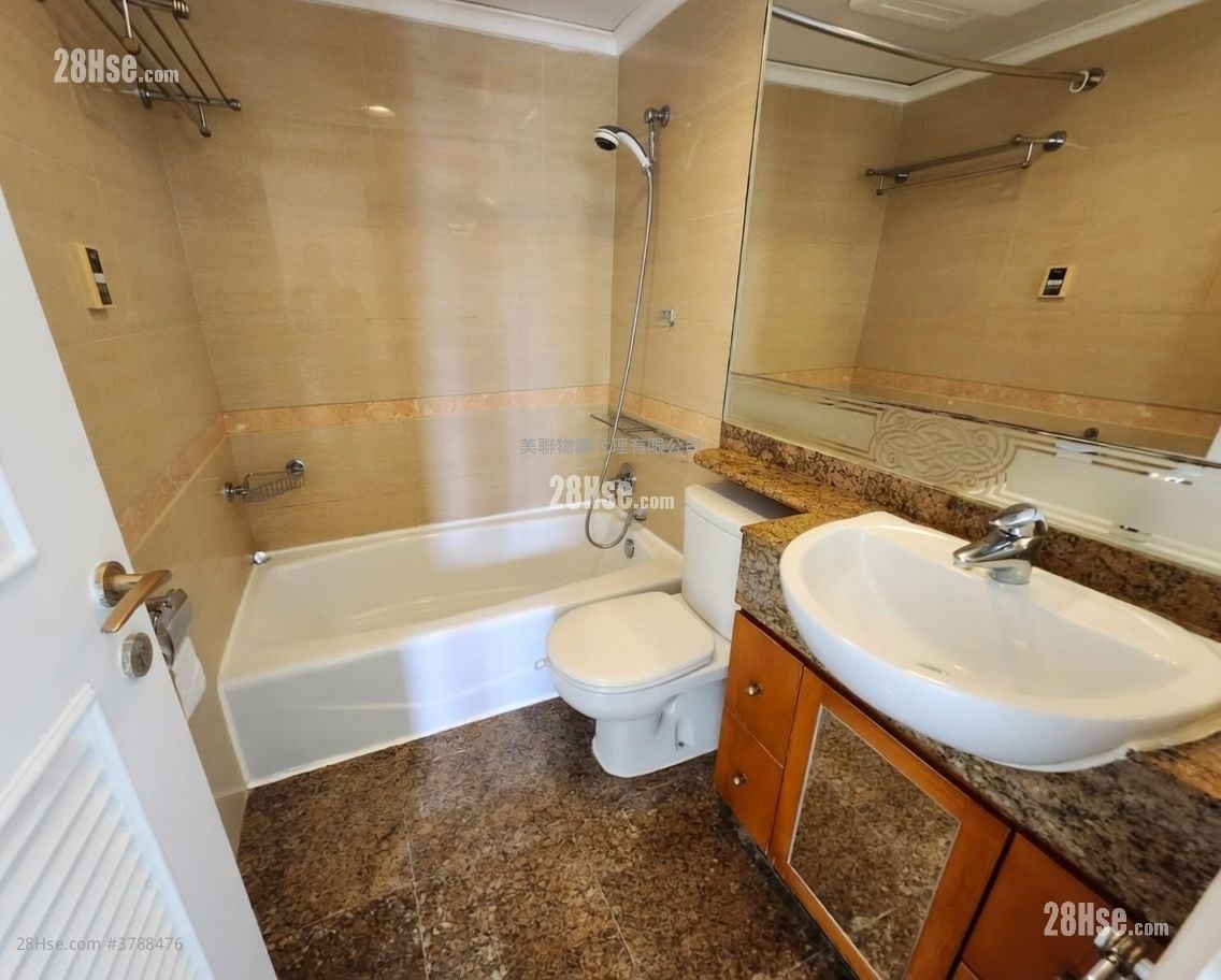 泓景台 售盘 3 房 , 2 浴室 736 平方尺