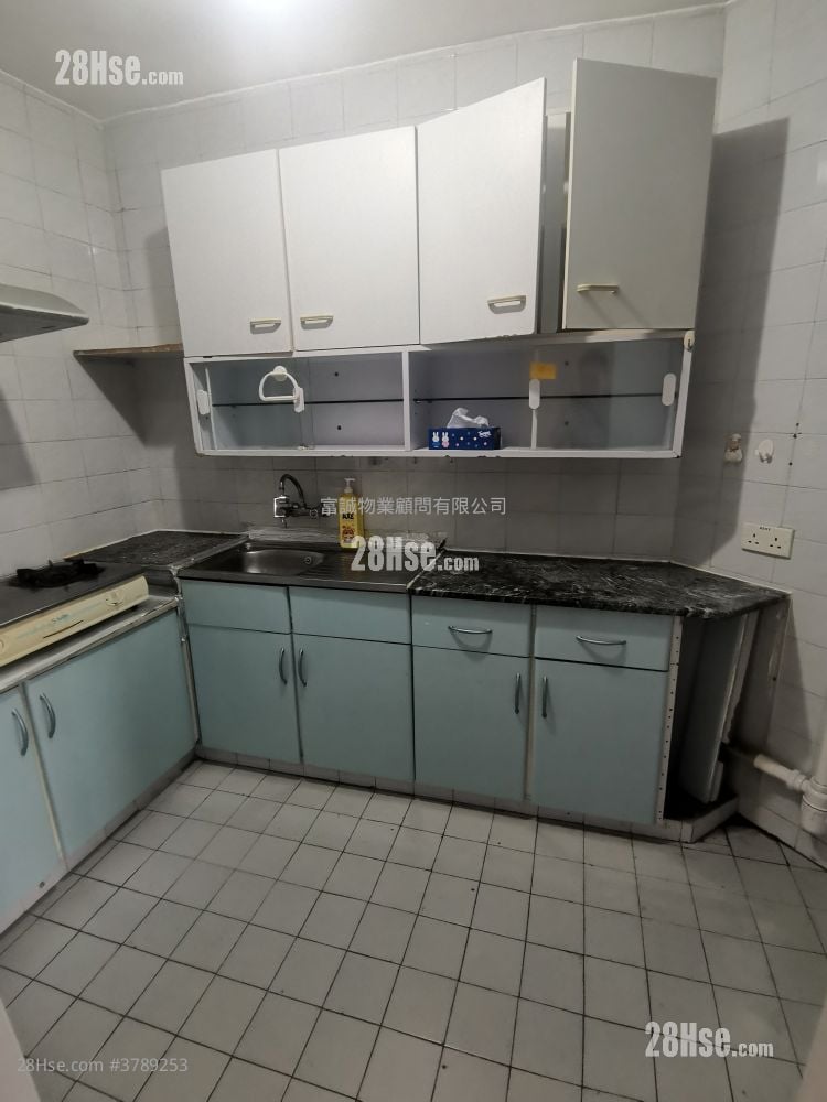 Sceneway Garden Rental 3 Bedrooms , 2 Bathrooms 720 ft²