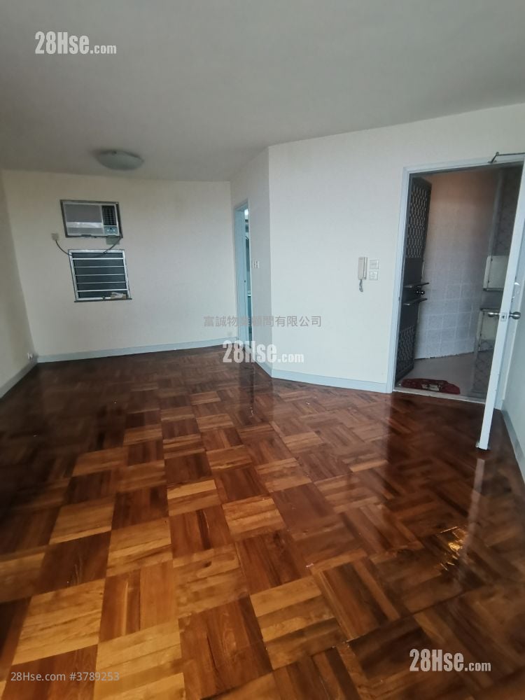 Sceneway Garden Rental 3 Bedrooms , 2 Bathrooms 720 ft²