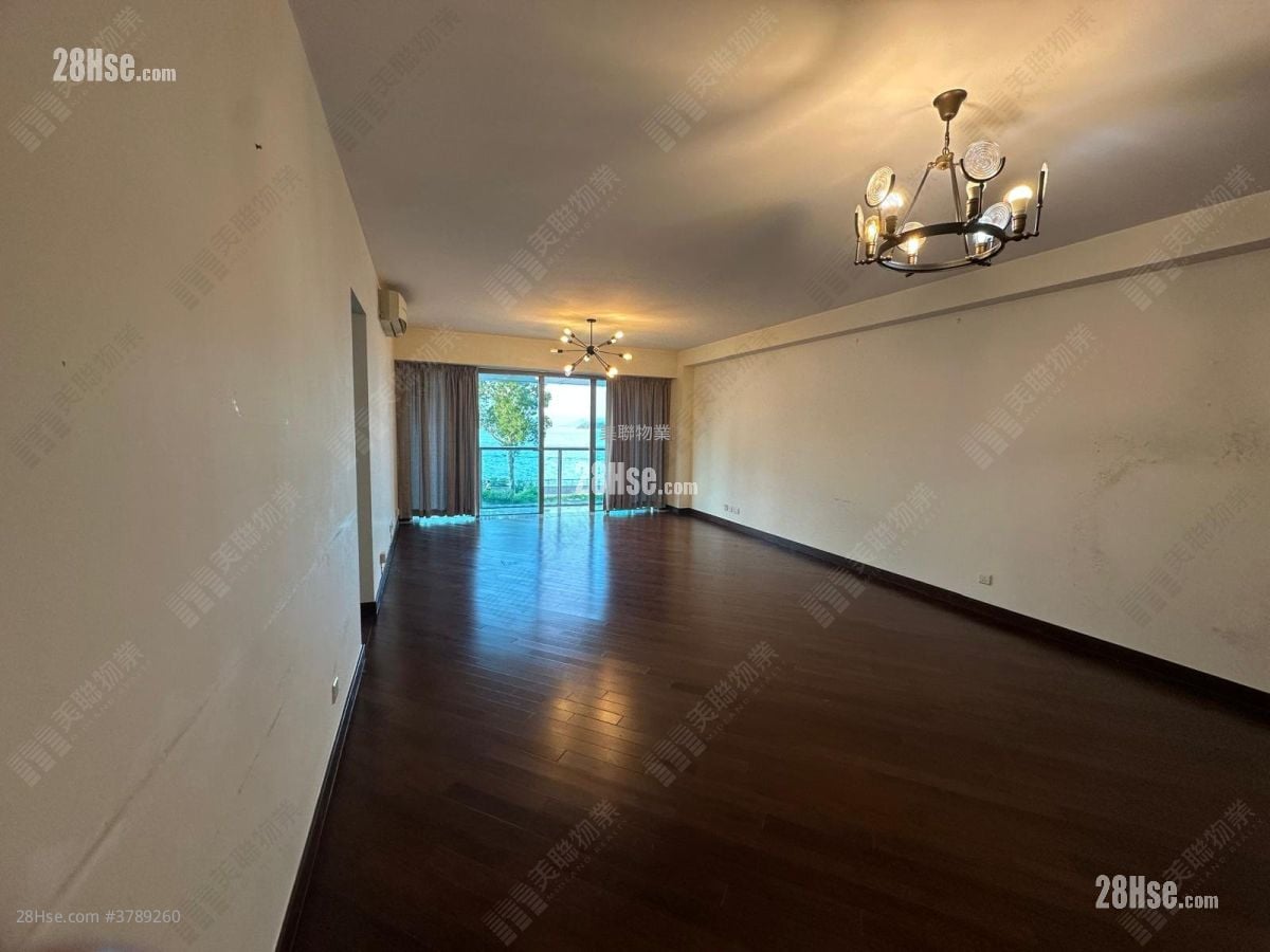 厅: 逸珑湾 售盘 4 房 , 4 浴室 1,774 平方尺