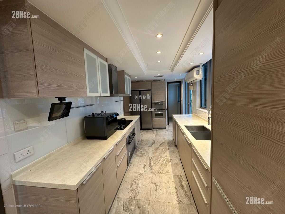 厨房: 逸珑湾 售盘 4 房 , 4 浴室 1,774 平方尺