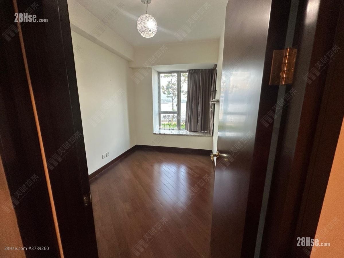 睡房 2: 逸珑湾 售盘 4 房 , 4 浴室 1,774 平方尺