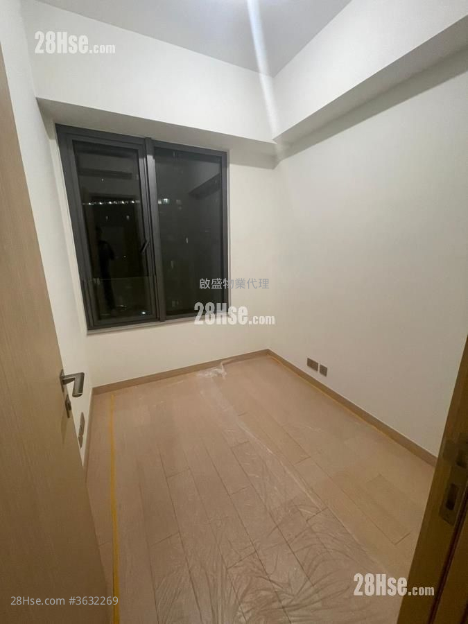 K. Summit Sell 3 Bedrooms , 3 Bathrooms 766 ft²