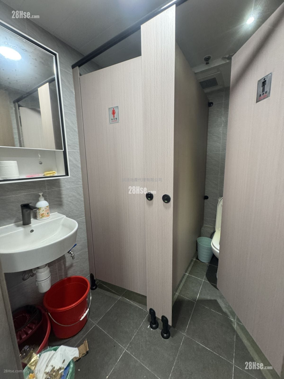 冠力工业大厦 售盘 4 房 , 2 厕所