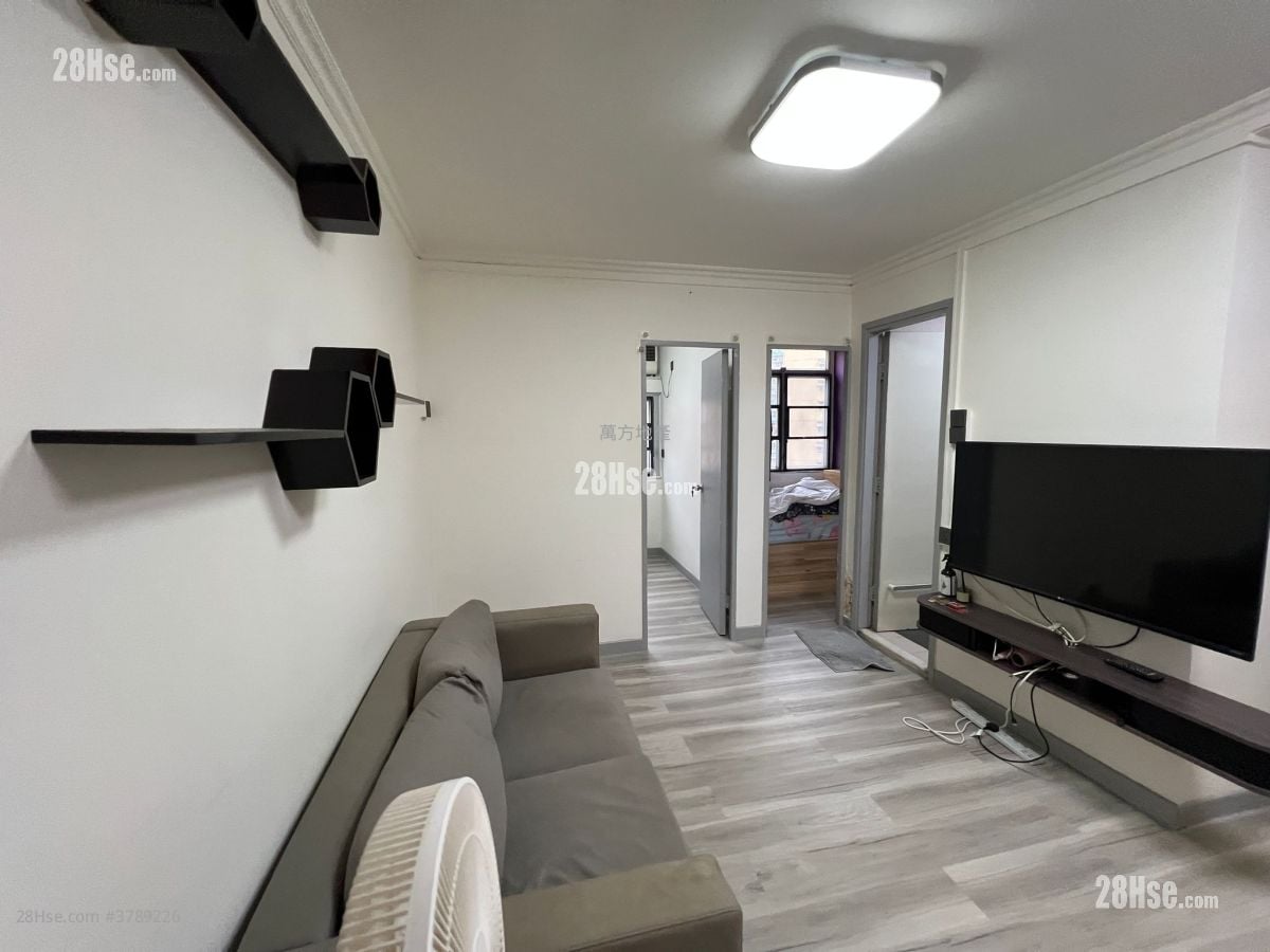 Kwong Lam Court Sell 2 Bedrooms , 1 Bathroom 376 ft²