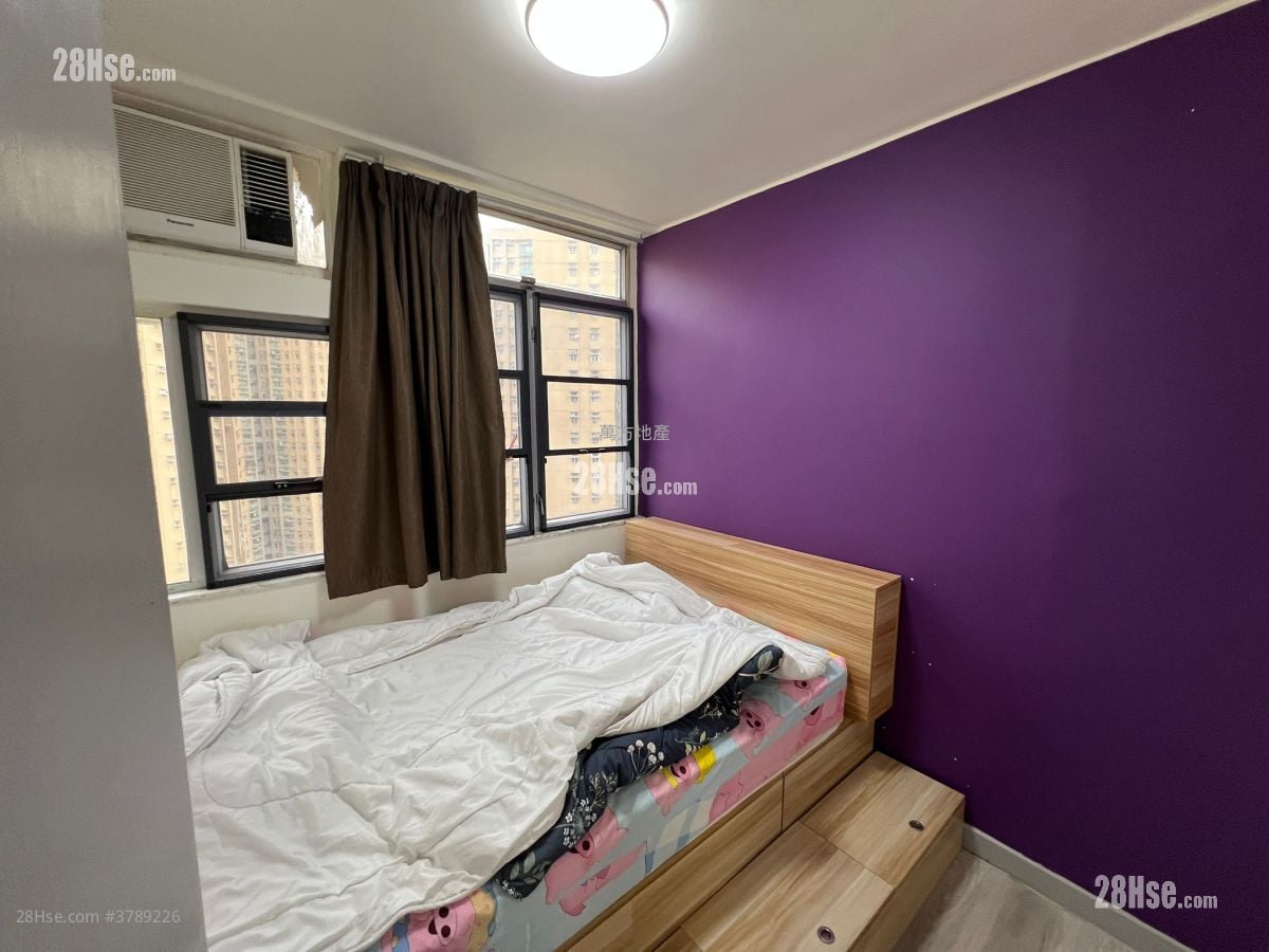 Kwong Lam Court Sell 2 Bedrooms , 1 Bathroom 376 ft²