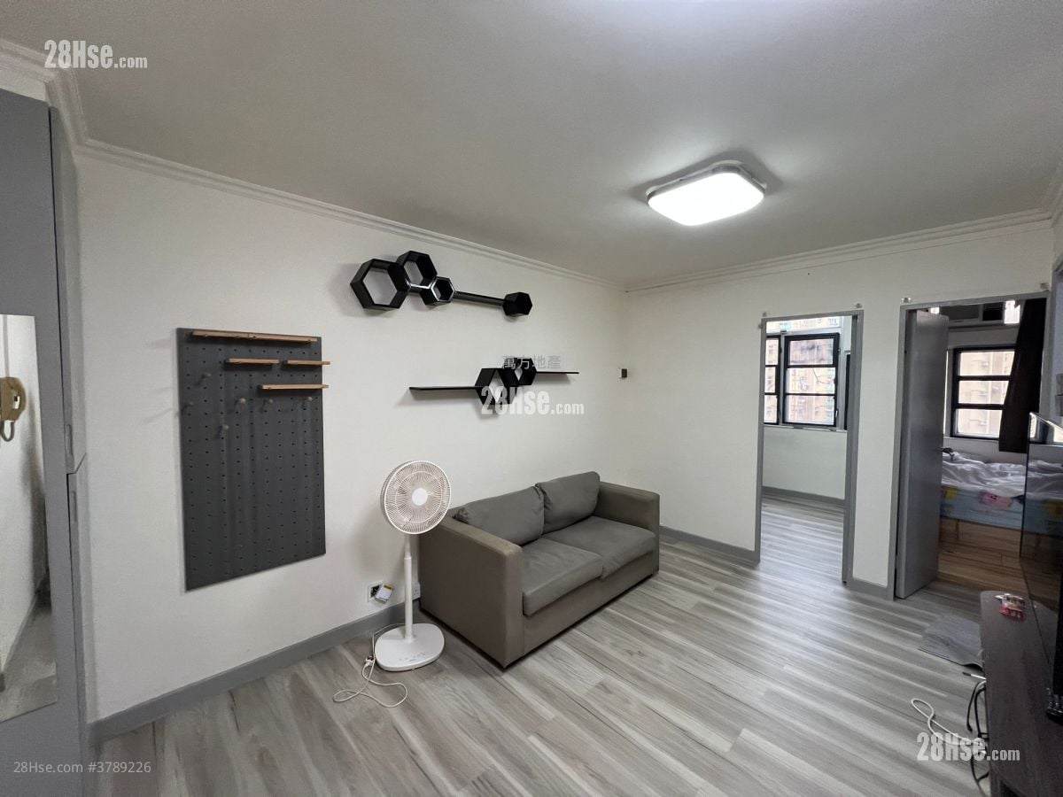 Kwong Lam Court Sell 2 Bedrooms , 1 Bathroom 376 ft²