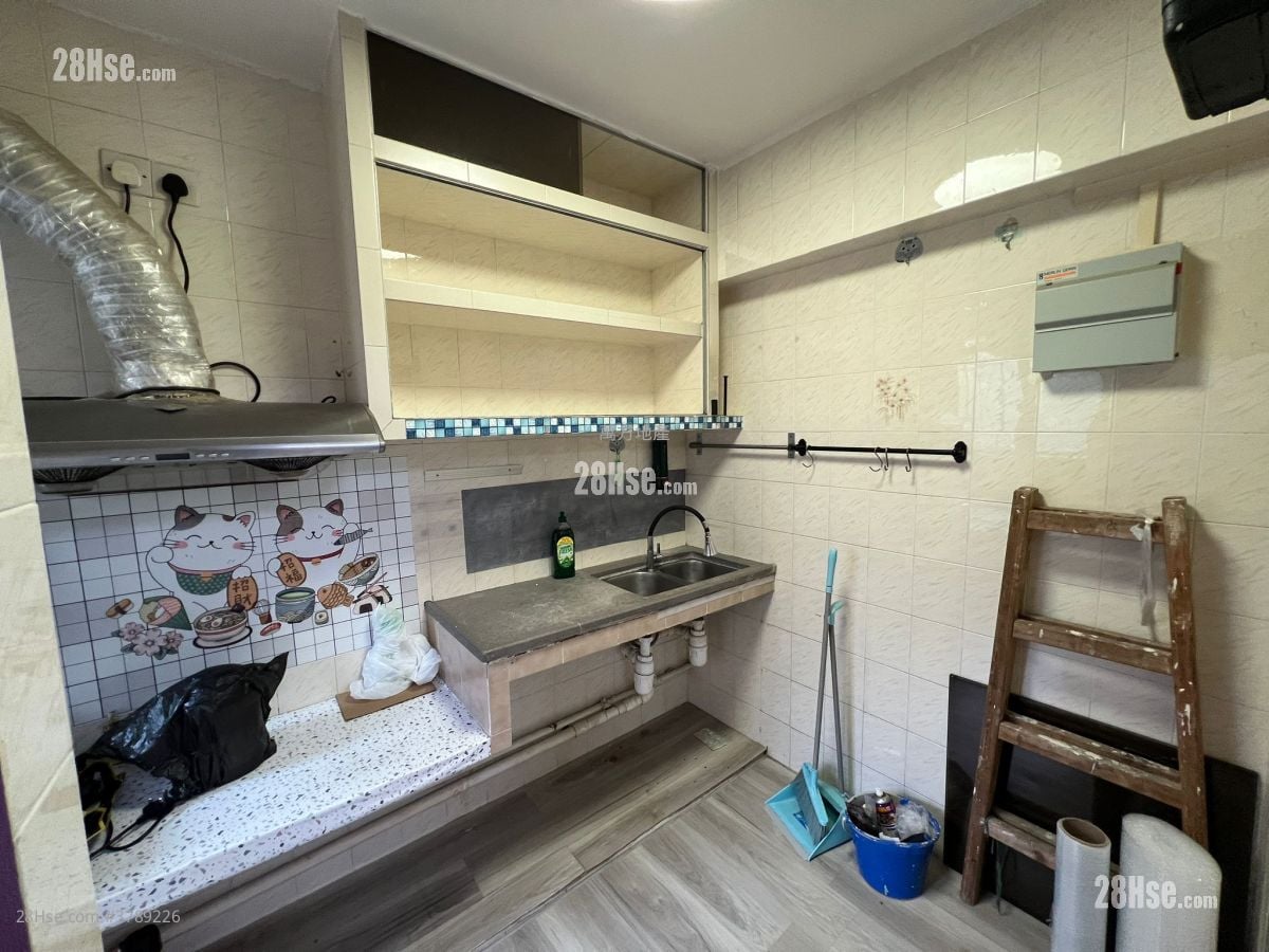 Kwong Lam Court Sell 2 Bedrooms , 1 Bathroom 376 ft²