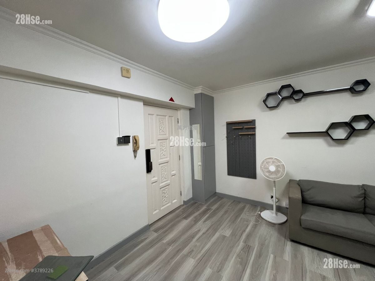 Kwong Lam Court Sell 2 Bedrooms , 1 Bathroom 376 ft²