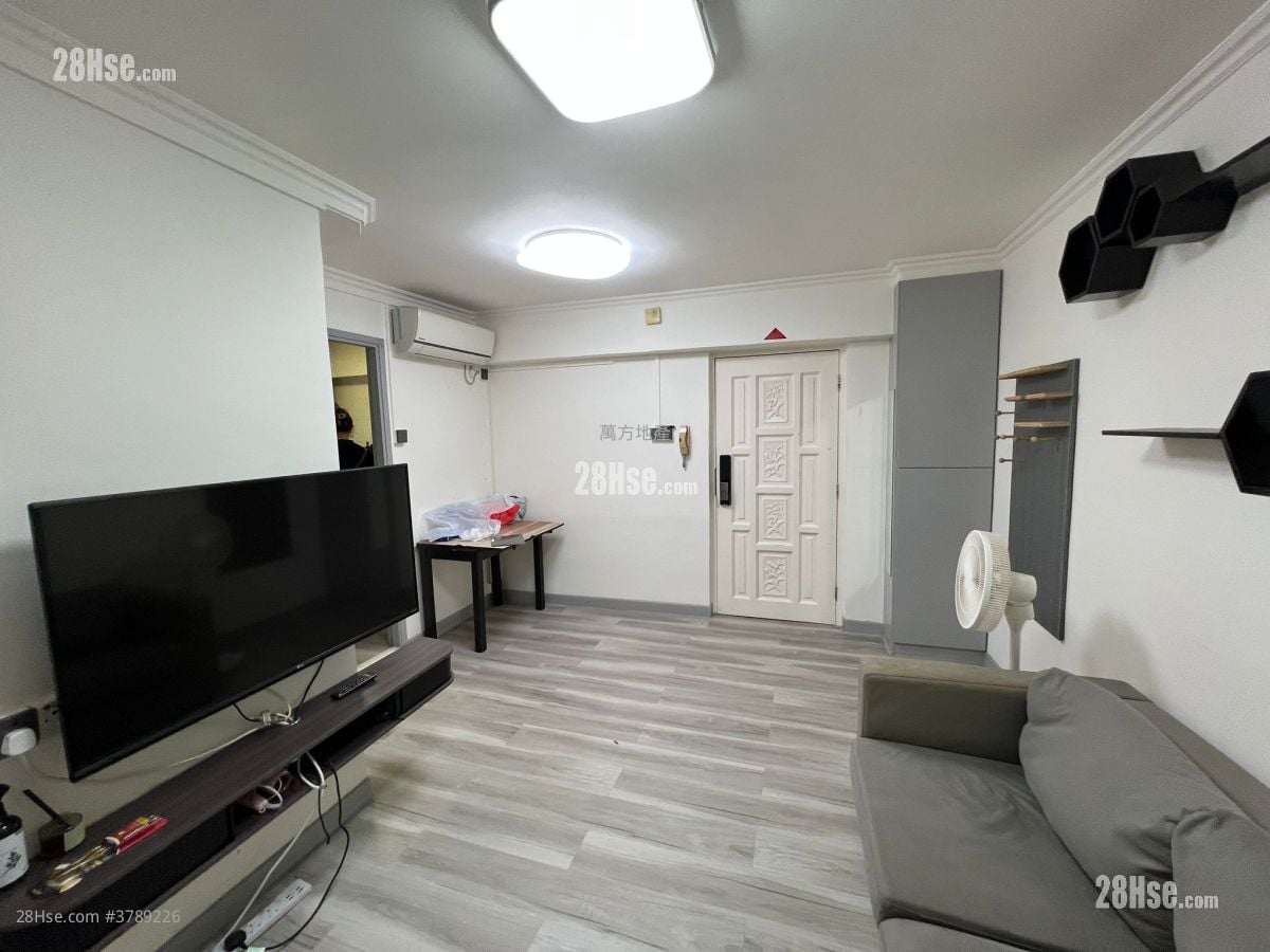 Kwong Lam Court Sell 2 Bedrooms , 1 Bathroom 376 ft²