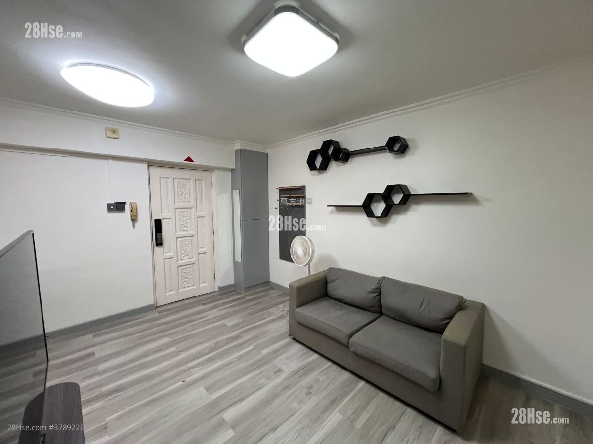 Kwong Lam Court Sell 2 Bedrooms , 1 Bathroom 376 ft²