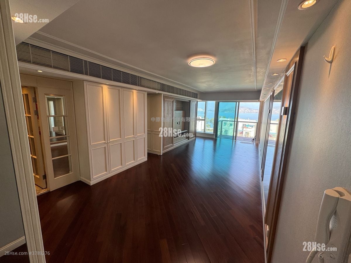 Mayfair By The Sea Rental 3 Bedrooms 1,400 ft²