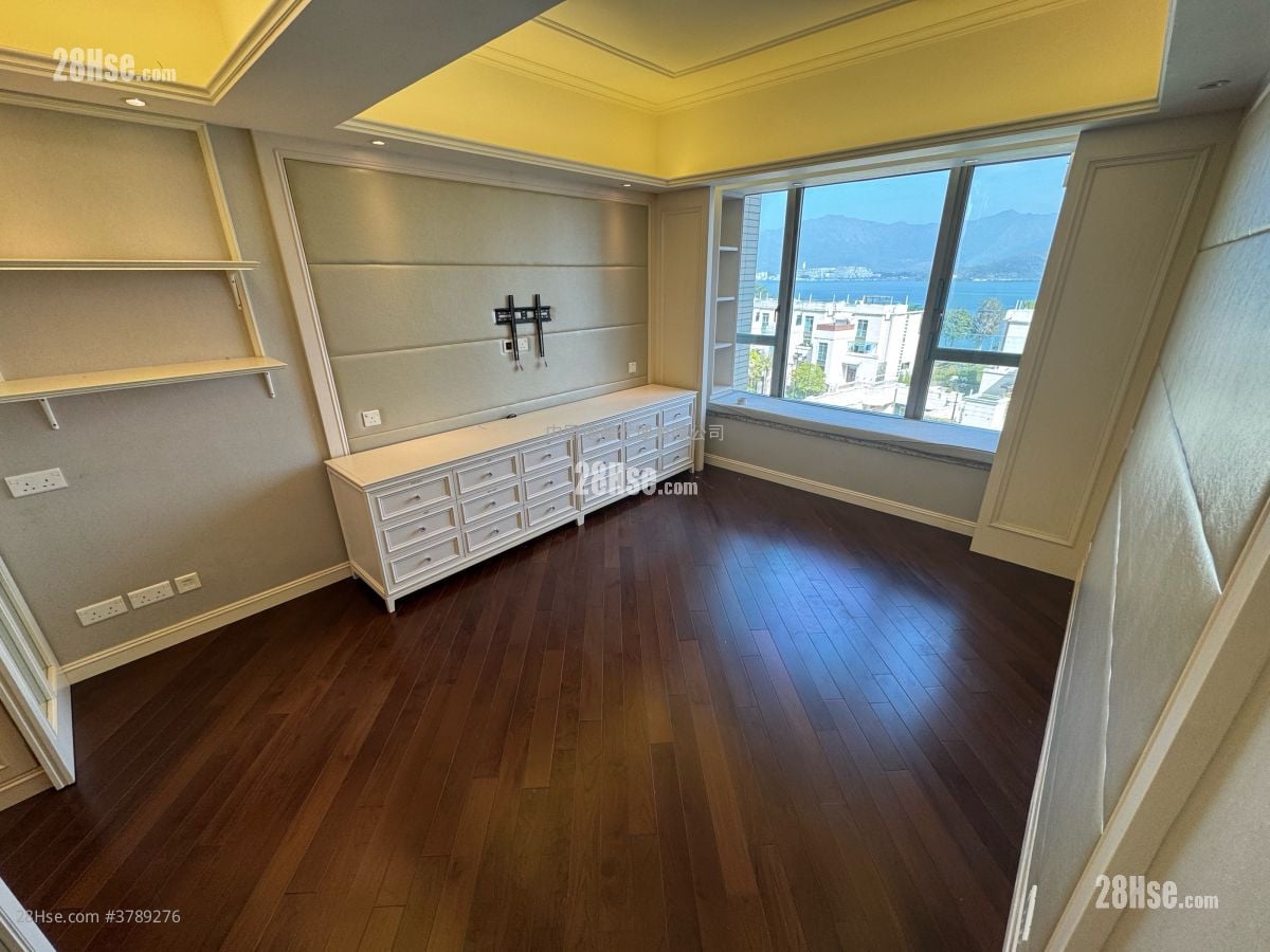 Mayfair By The Sea Rental 3 Bedrooms 1,400 ft²