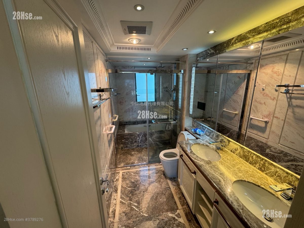 Mayfair By The Sea Rental 3 Bedrooms 1,400 ft²