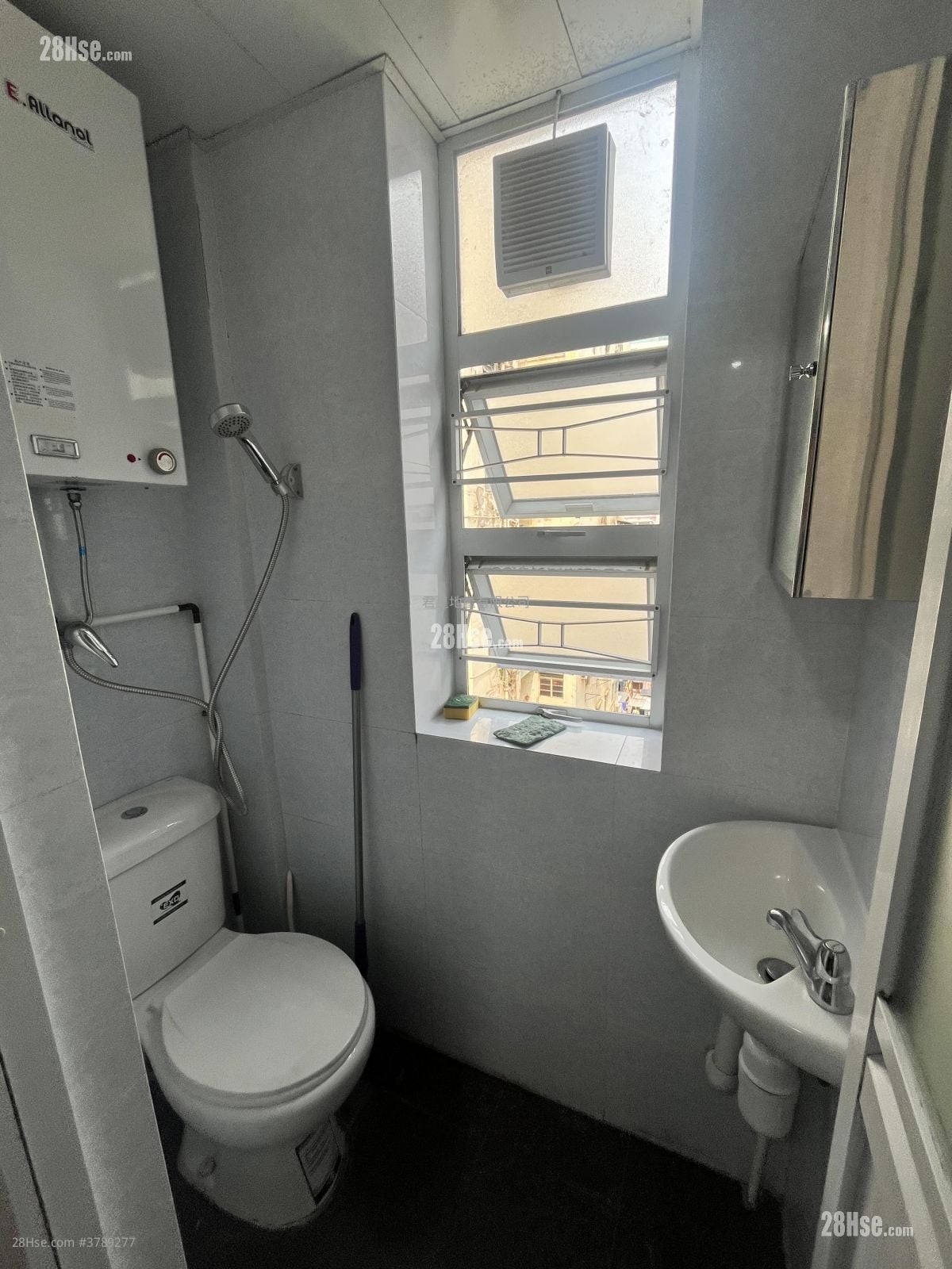 明发大厦 租盘 开放式间隔 , 1 浴室 140 平方尺