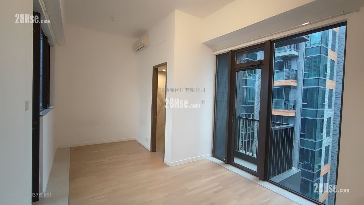 Hyde Park Rental Studio , 1 Bathroom 306 ft²