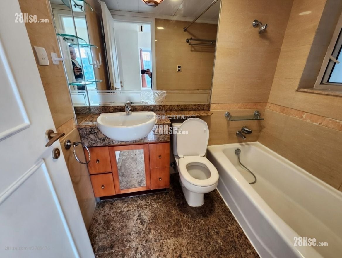 泓景台 售盘 3 房 , 2 浴室 736 平方尺