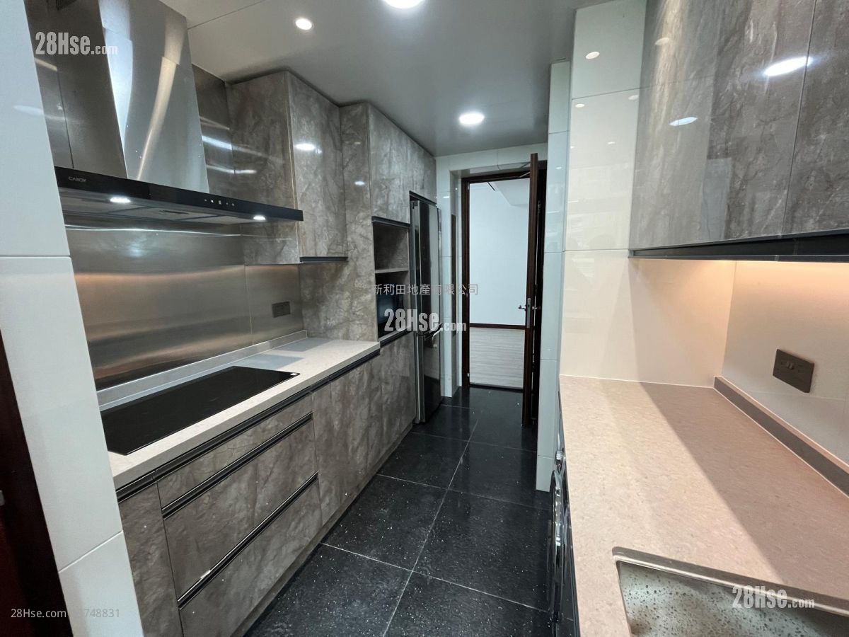 The Legend Rental 3 Bedrooms , 2 Bathrooms 867 ft²