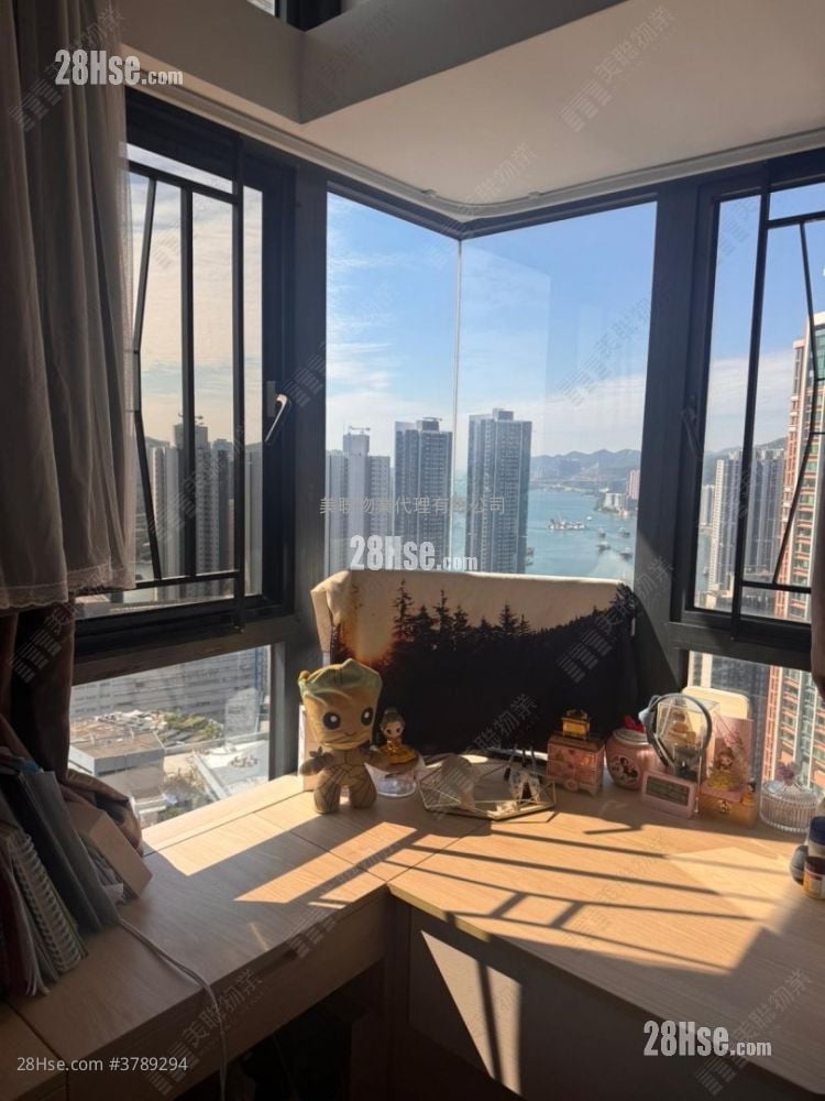 H Cube Sell 423 ft²