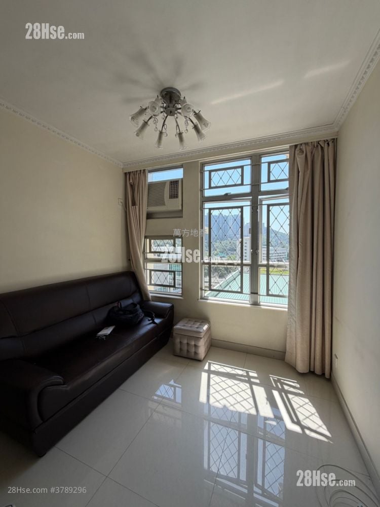 Yu Chui Court Sell 2 Bedrooms , 1 Bathroom 510 ft²