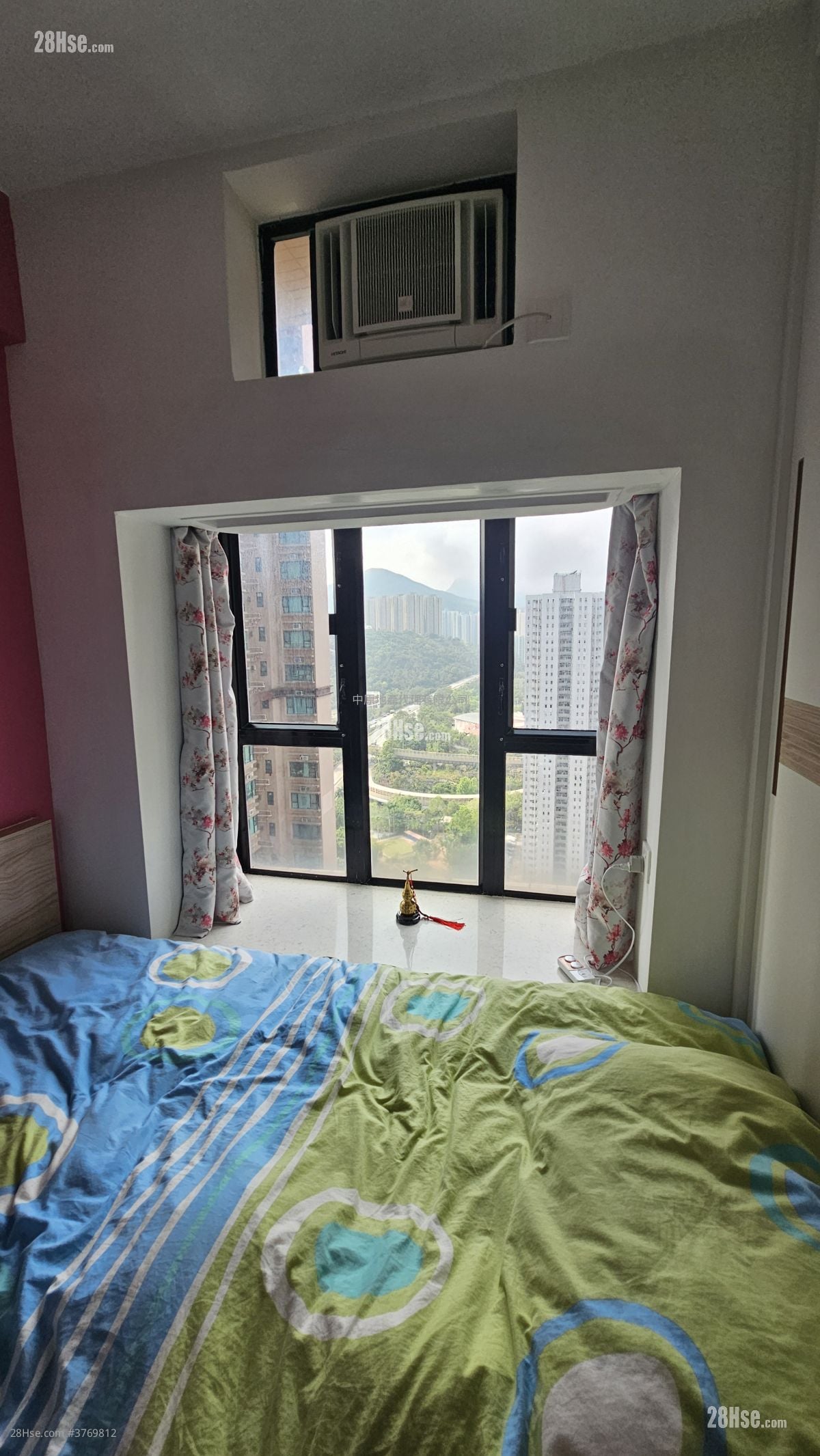 Nan Fung Plaza Sell 2 Bedrooms , 1 Bathroom 400 ft²